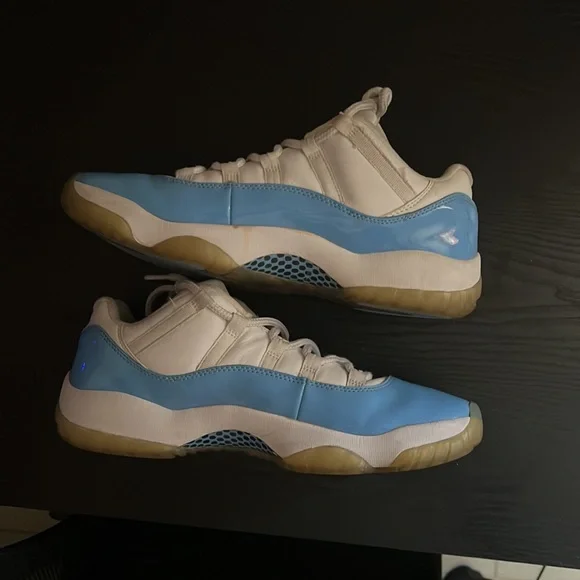 UNC Jordan 11 - Picture 3 of 4